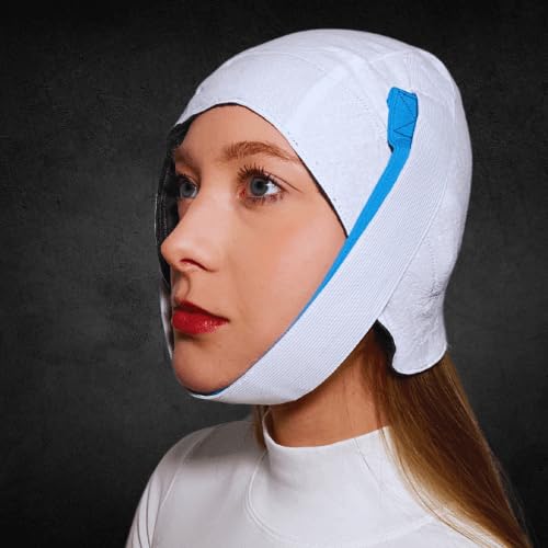 Adjustable unisex fit of the Knightsbridge chin strap for personalized comfort.