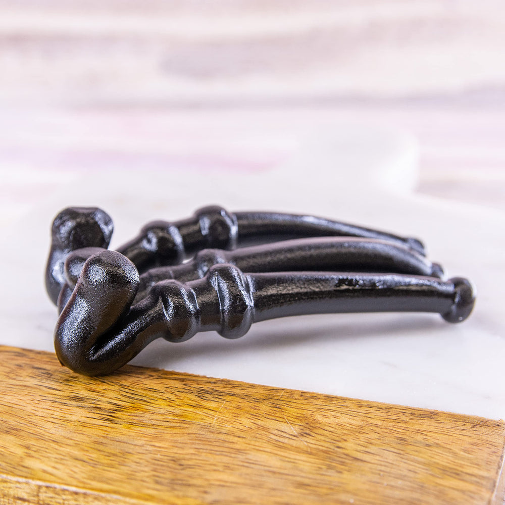La Pipette Wockenfuss licorice pipes closeup shows glossy texture and premium quality.