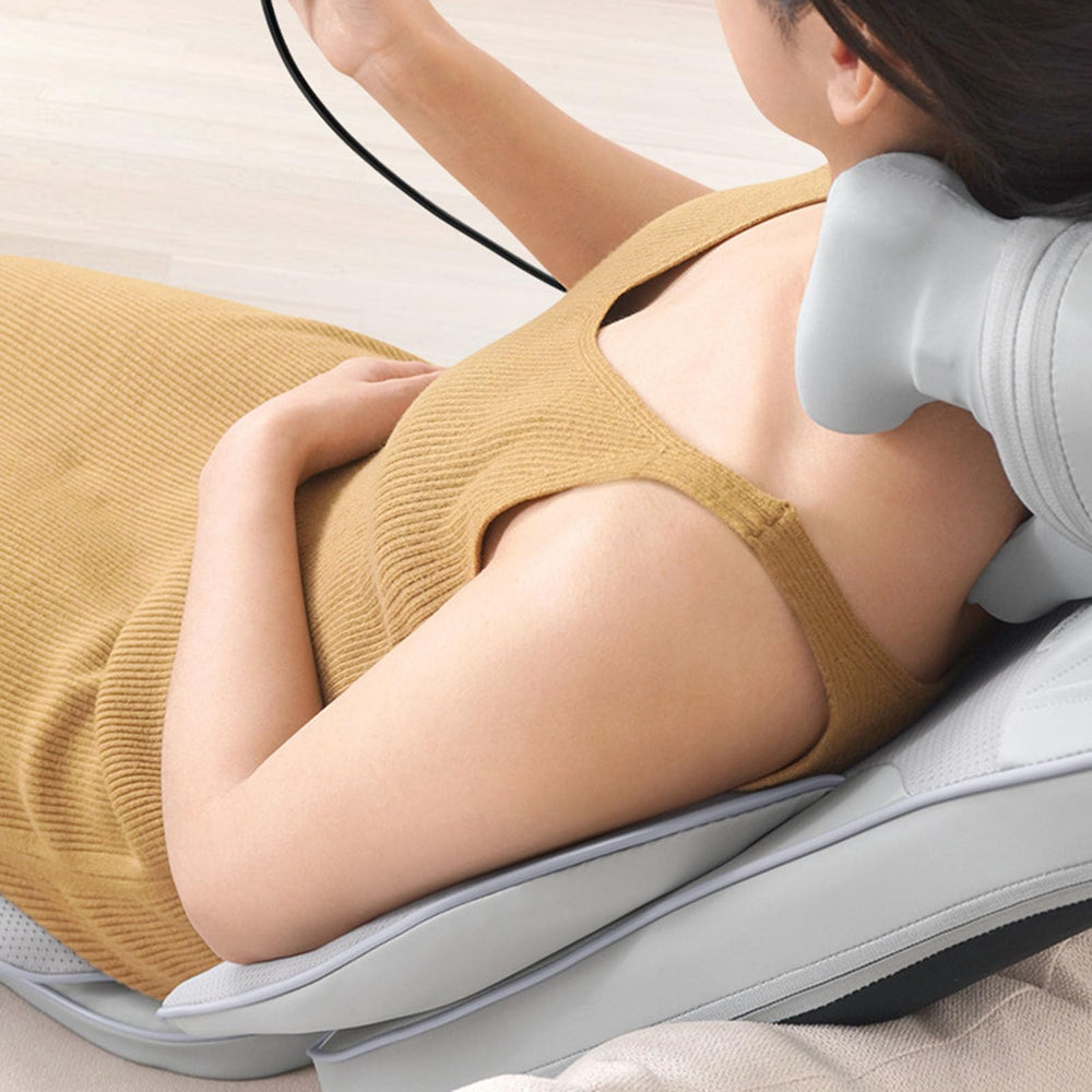 Detachable neck headrest adds flexible massage setup.