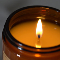 Liofeve Lavender Eucalyptus candle label detail with essential oil blend