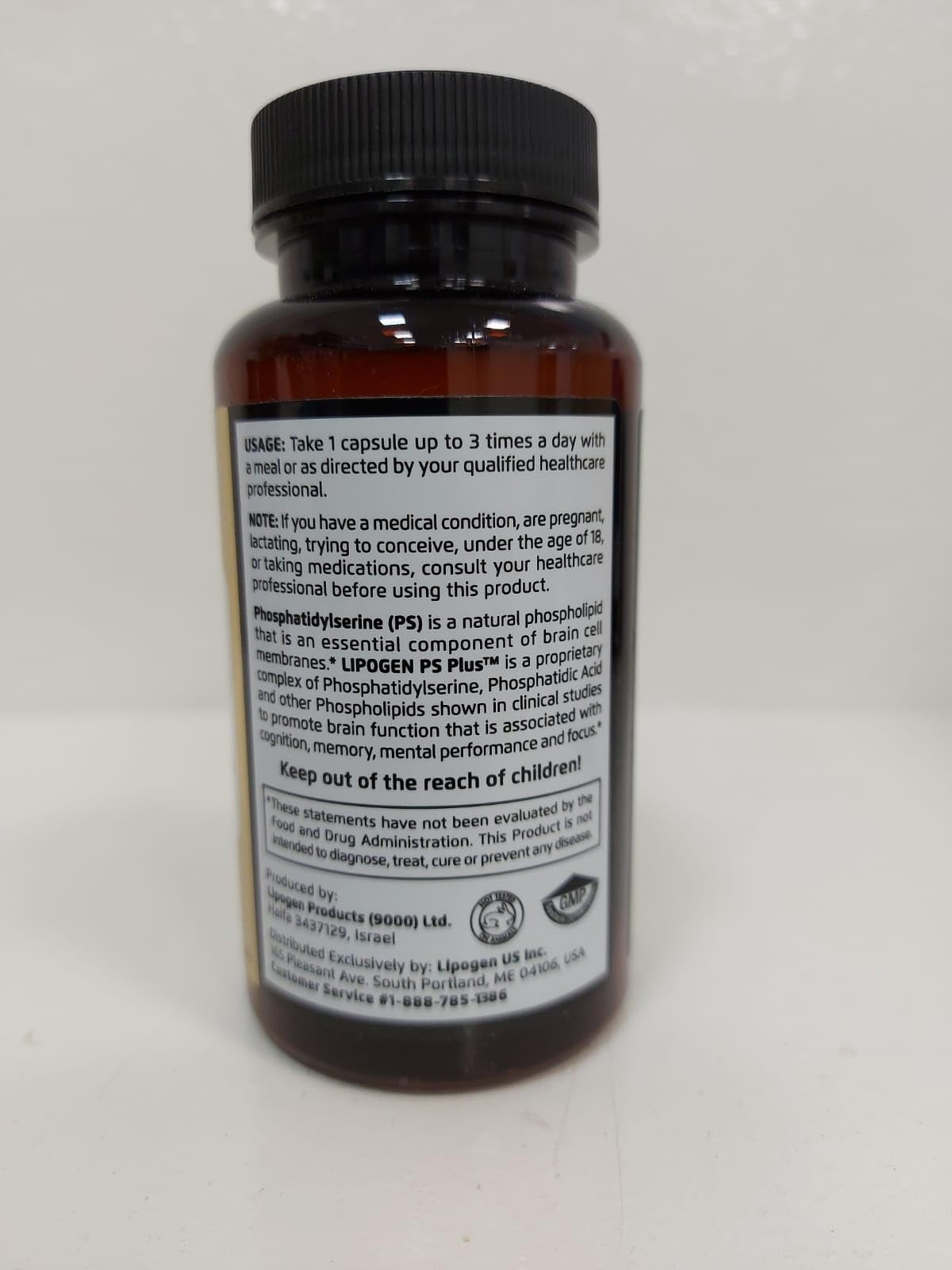 Lipogen PS Plus capsule in hand suggests easy intake.