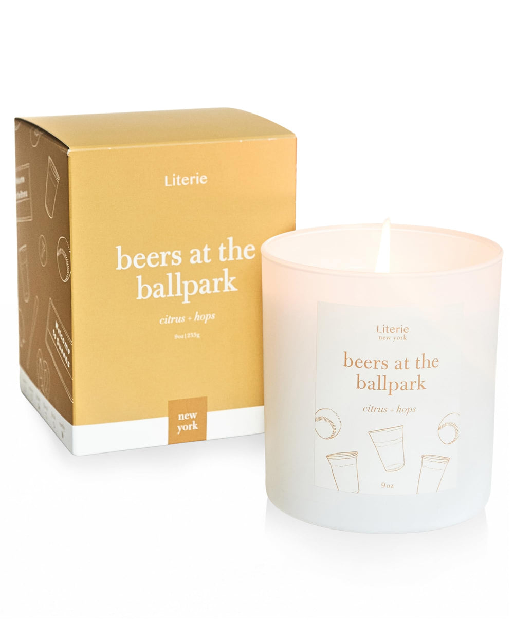 Literie Beers at the Ballpark candle delivers citrus and hop notes for uplifting room ambience.