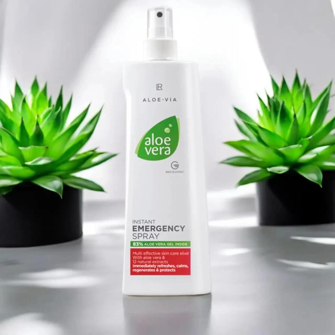 Aloe-Via applying a protective film on skin for soothing feel