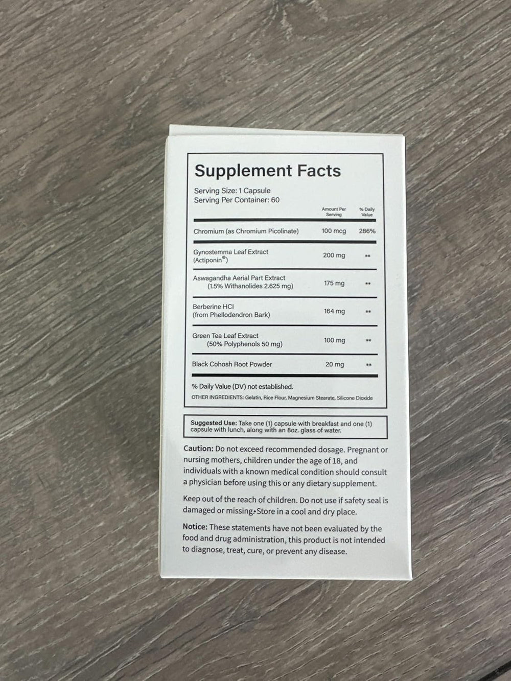 Easy-to-swallow capsules from Lubracil Menoburn in a tidy bottle