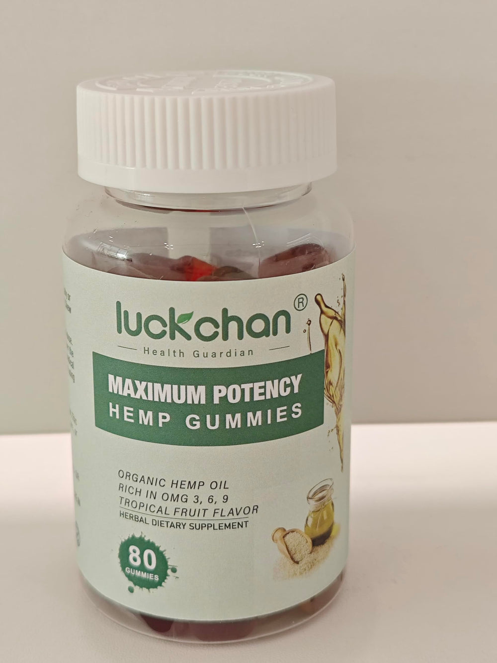 LUCKCHAN Omega Gummies inside closeup demonstrating convenient daily supplement bite