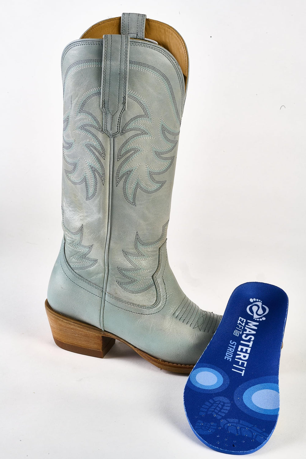 Stride regular volume option shown for versatile athletic use.