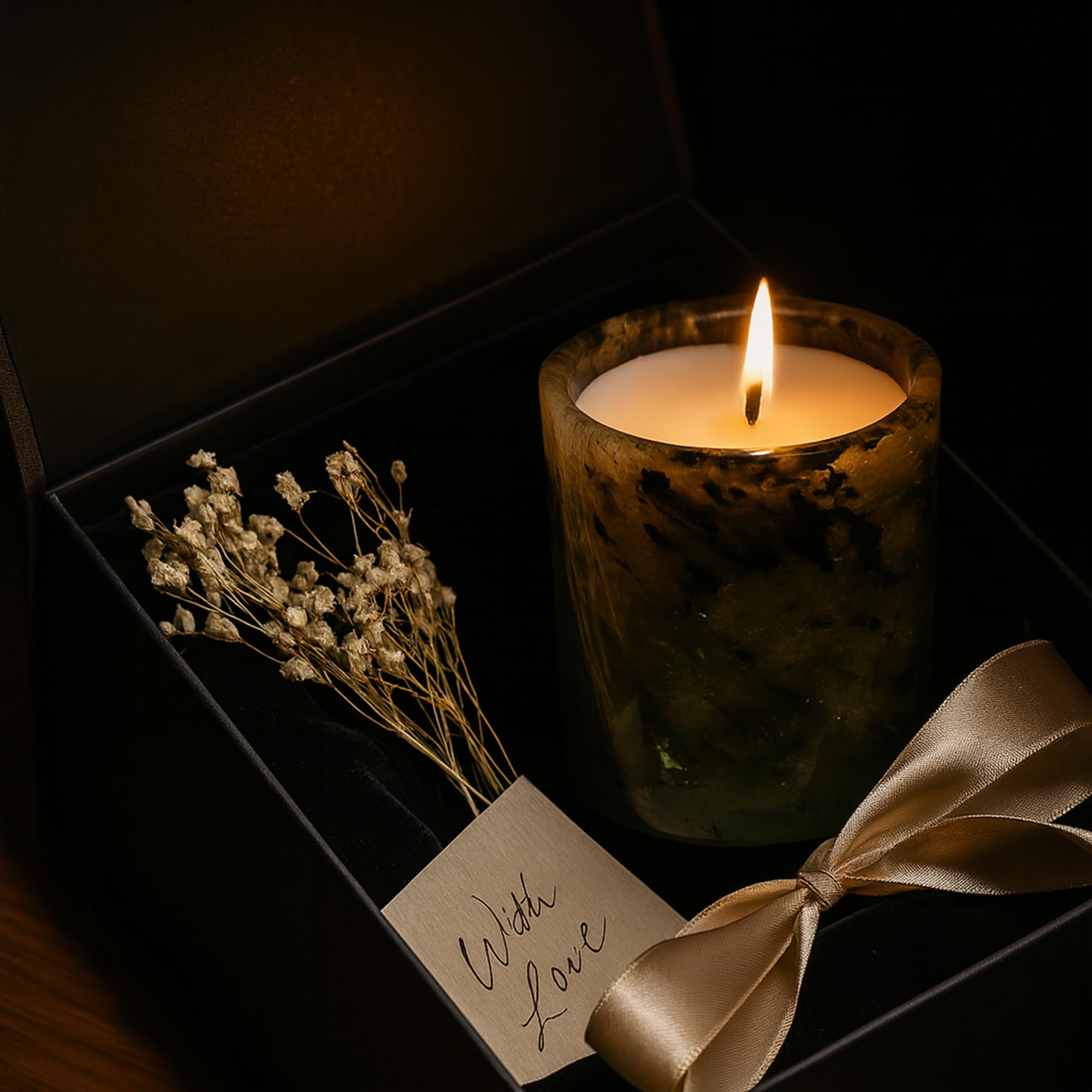 MAYROOM luxury gift-ready candle for birthdays, anniversaries, or housewarmings.