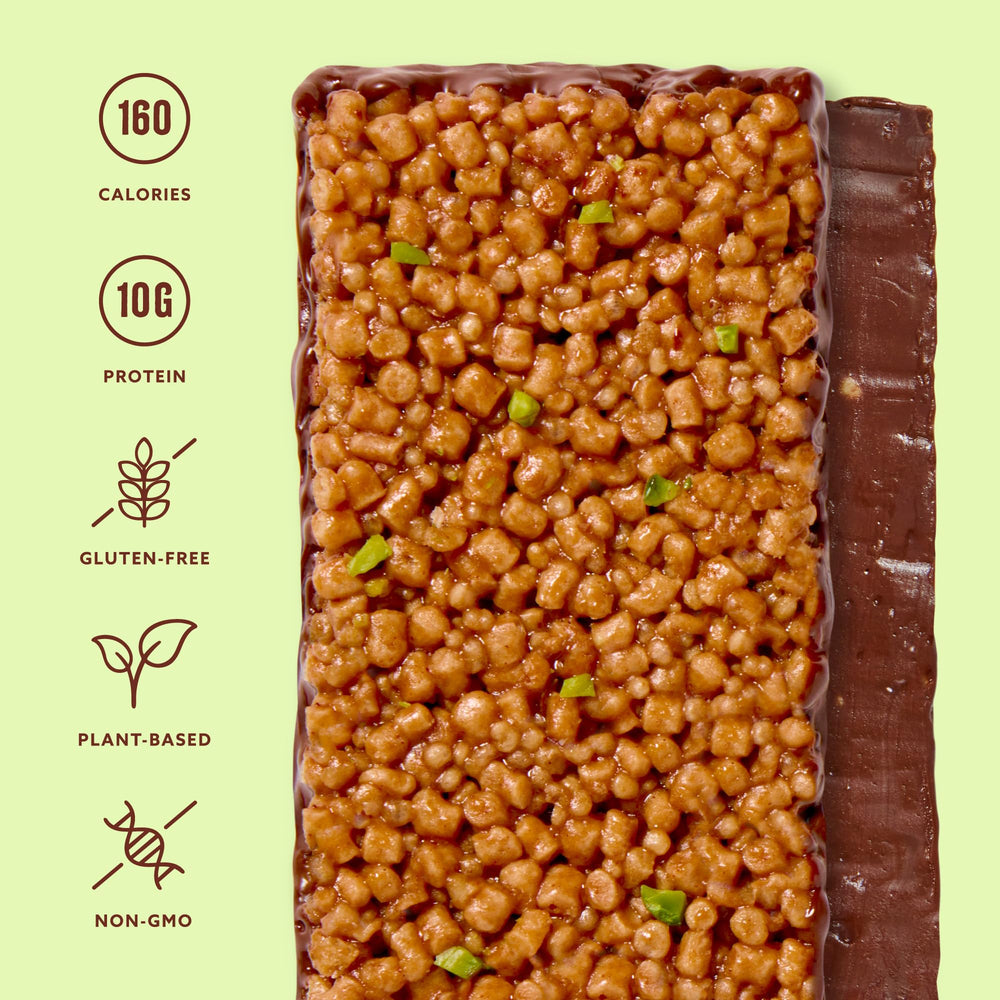 Close-up of Mezcla puff-crispy texture with pistachio chocolate layers