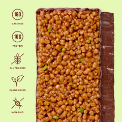 Close-up of Mezcla puff-crispy texture with pistachio chocolate layers