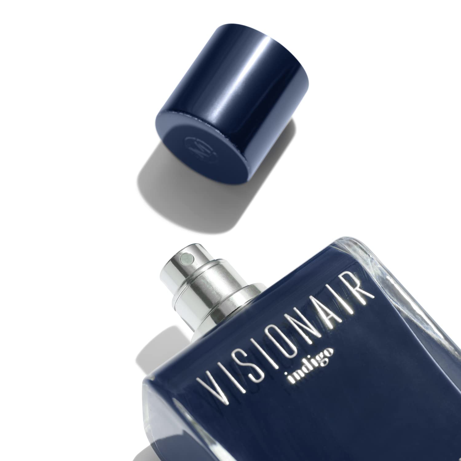 Visionair Indigo amber and cedar dry-down in action