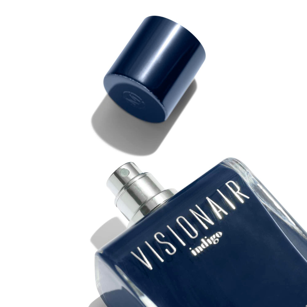 Visionair Indigo amber and cedar dry-down in action