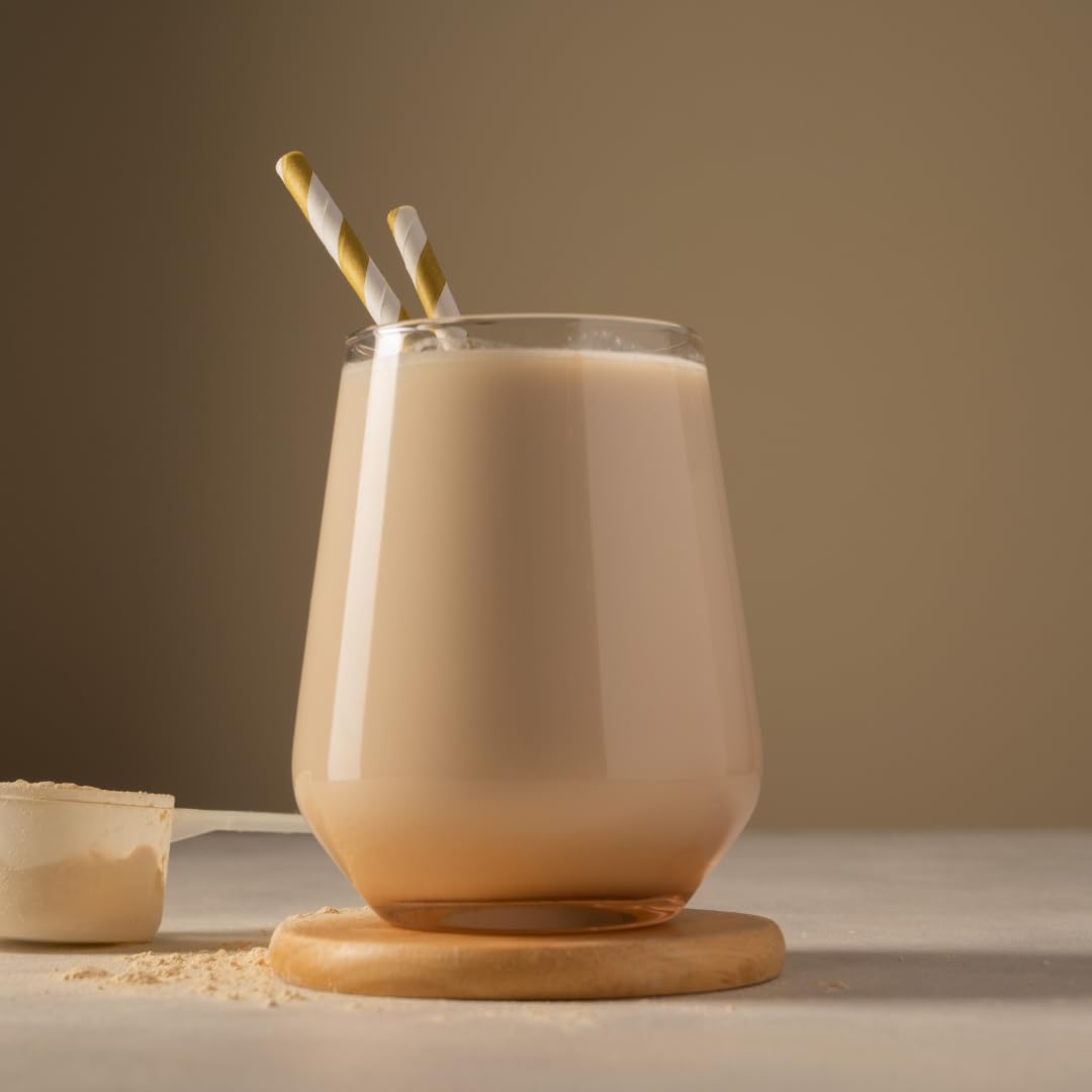Minimo Nutrition Whey Isolate chocolate serving shows rich flavor with no added sugar.