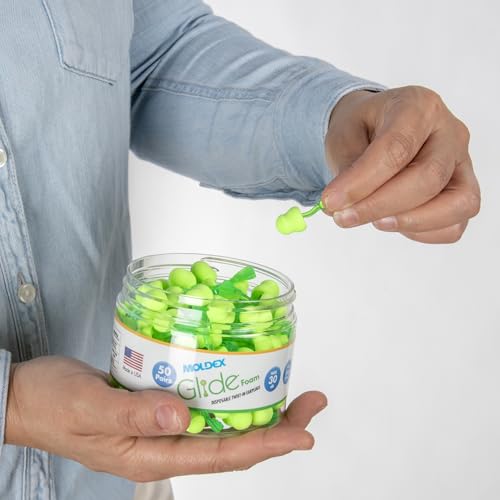 Moldex Glide curved stem design supports easy insertion and comfort