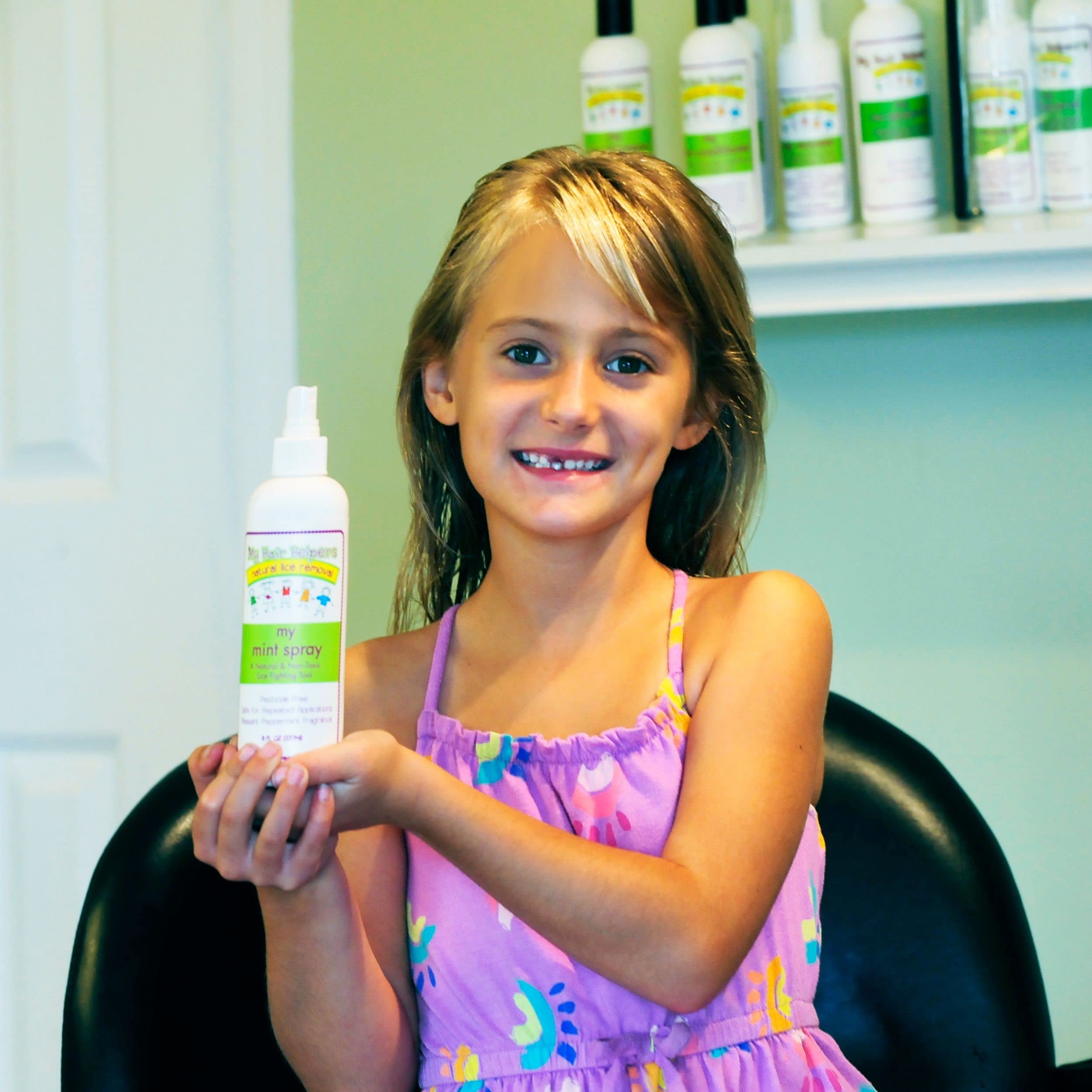 MY HAIR HELPERS Mint Lice Spray travel case enables on-the-go use