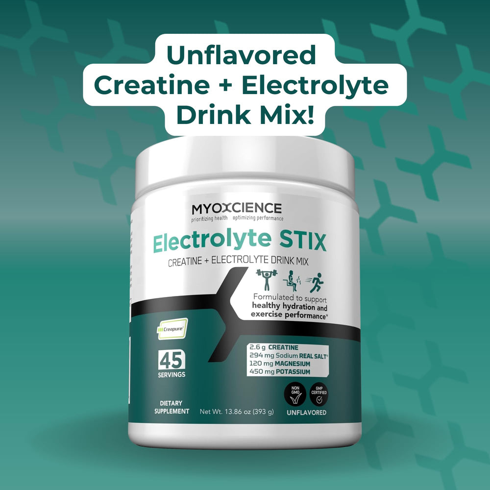 MYOXCIENCE Electrolyte STIX pour demonstrates easy mixing into water.