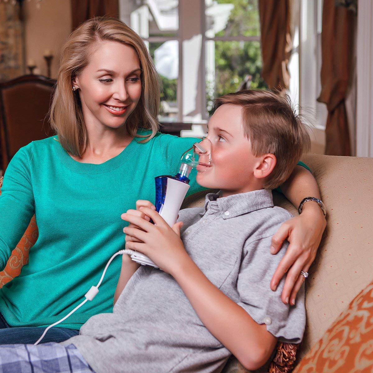 MyPurMist hands-free holder included for easy, hands-free use.