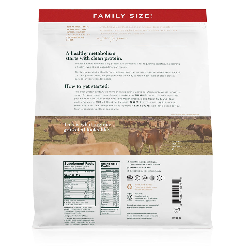 Natural Force whey powder chocolate scoop demonstrates easy post-workout serving.