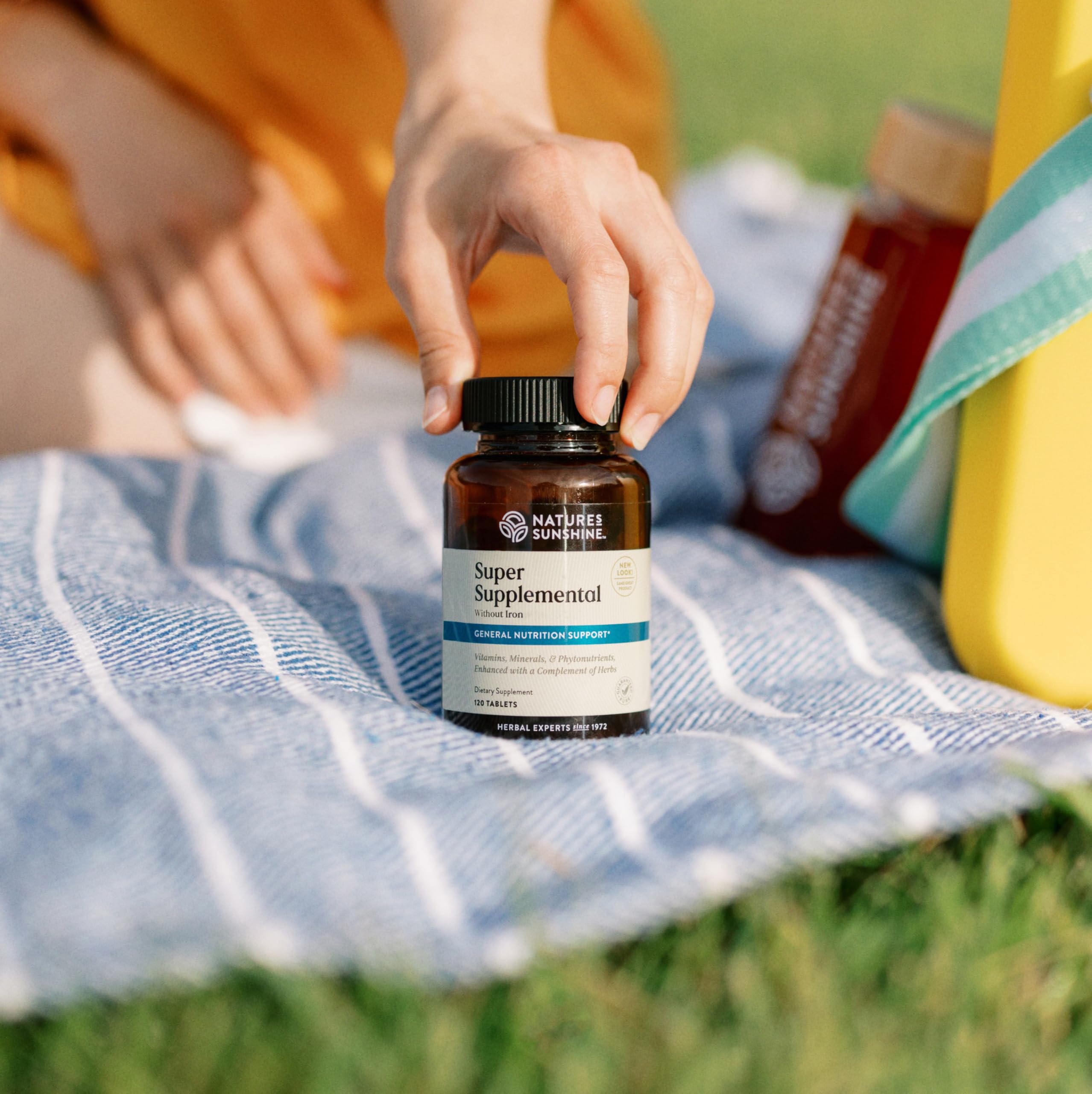 Nature's Sunshine iron-free formulation graphic for balanced nutrition.