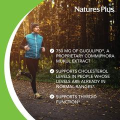 Close-up of the Gugglipid label emphasizing vegetarian purity for daily wellness.