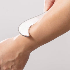 NCCYOOT Gua Sha hand-held design enables easy, portable massage.