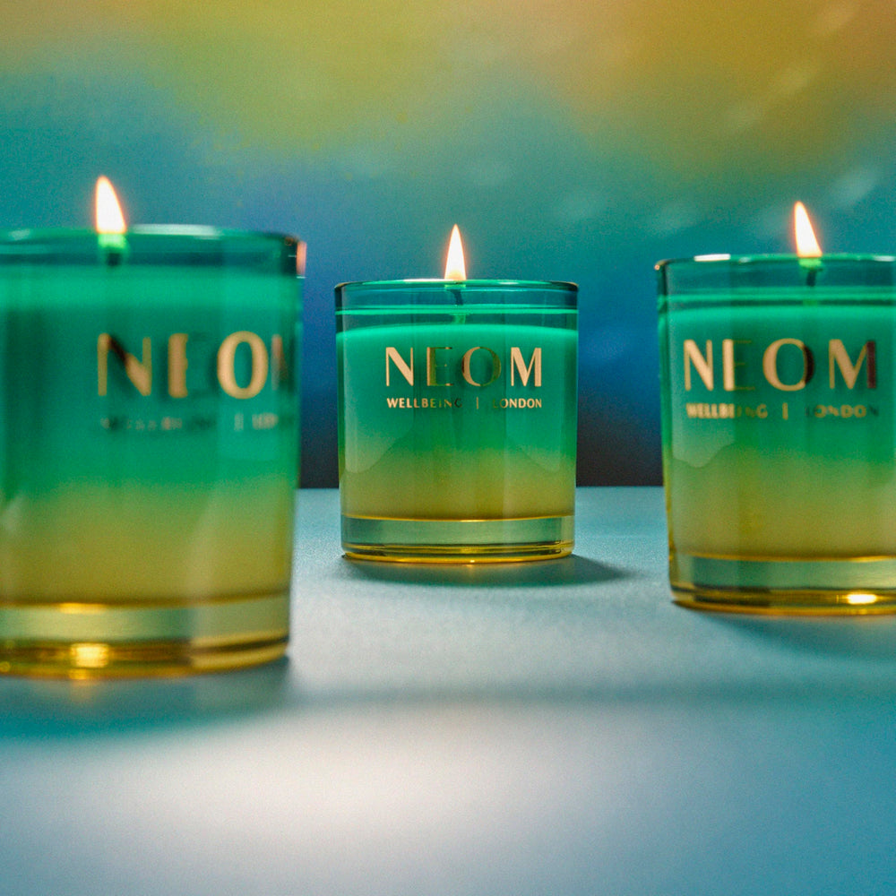 NEOM Perfect Peace wax pool view shows an even burn for long-lasting ambience.