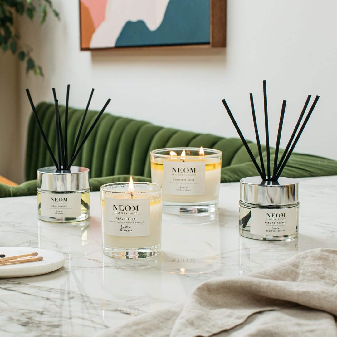 NEOM Real Luxury close up highlights lavender notes for relaxation