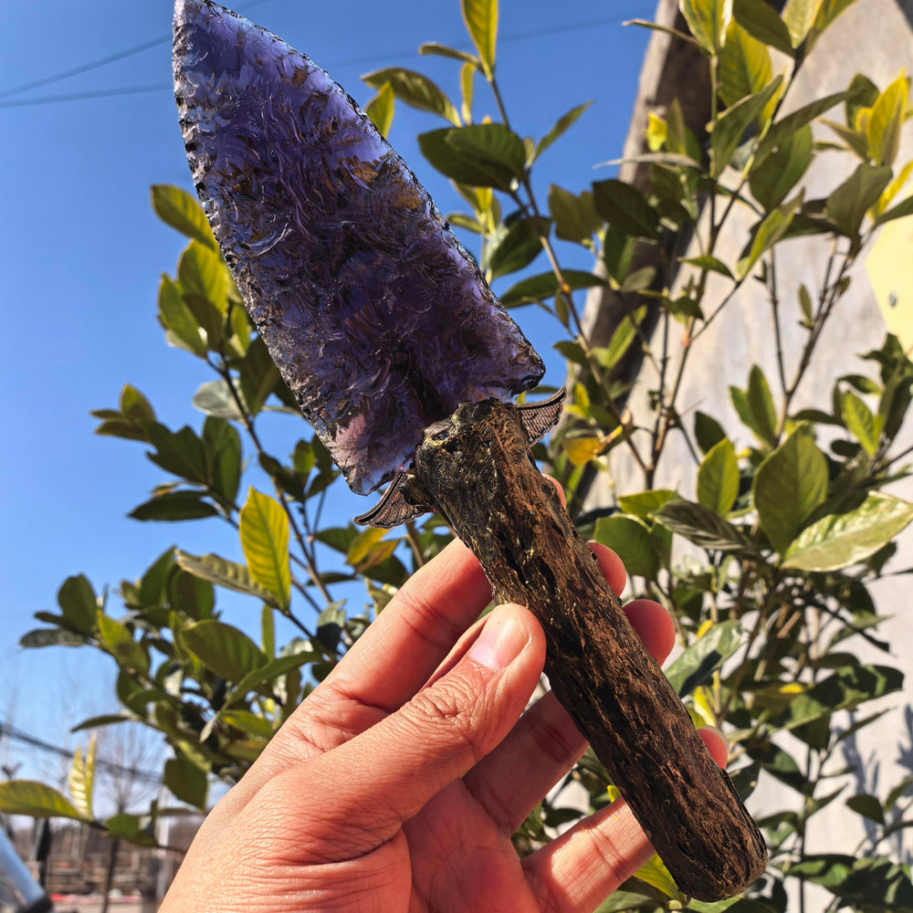 NsmjodStone Resin Handle Knife shows design and grip ideal for display and gifting.