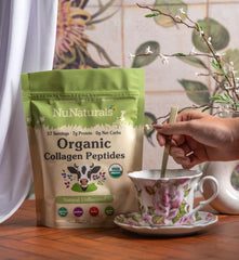 Nunaturals collagen peptides dissolving in coffee for a smooth blend