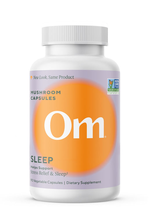 OM MUSHROOMCapsulas de Sueno frente a la botella para apoyar el descanso nocturno