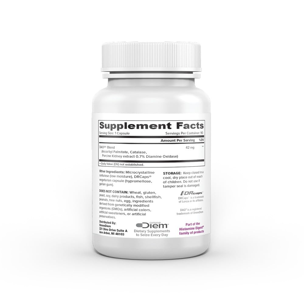 Omne Diem DrinkHD capsules close-up highlighting DAO enzyme content for histamine support