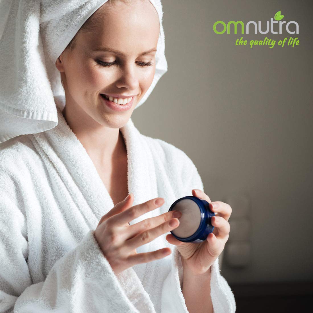 OmNutra New Zealand Manuka Honey Cream ingredients panel shows natural, organic components