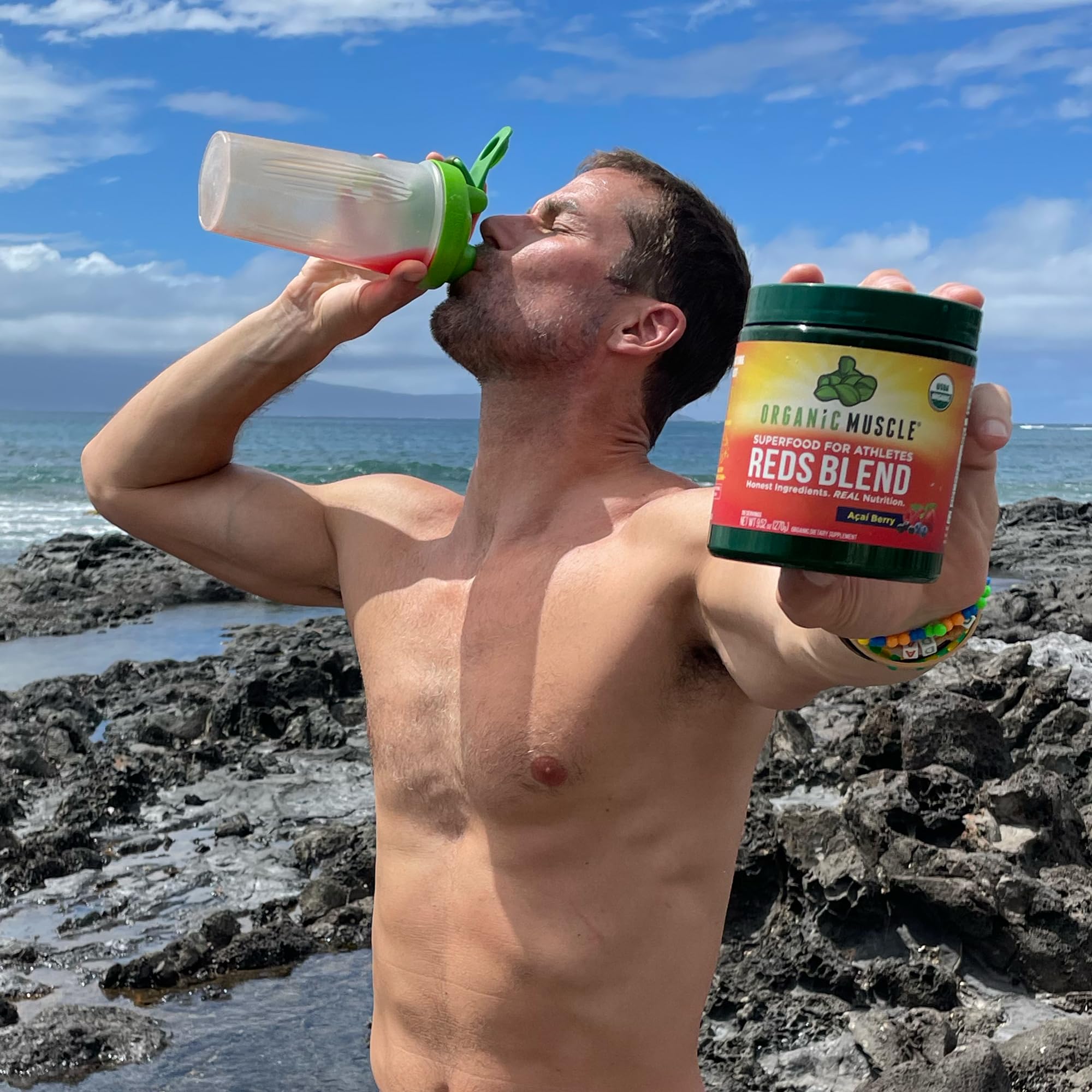 Smoothie-ready setup with Organic Muscle Reds for quick fueling
