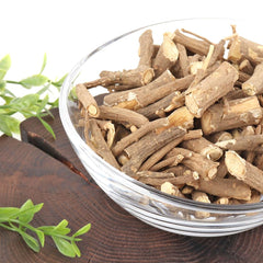 Closeup of PALPLUS Eleuthero root powder label with ingredients