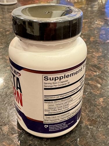 Polyphenol capsules image suggests natural compounds that may support energy as part of daily routine
