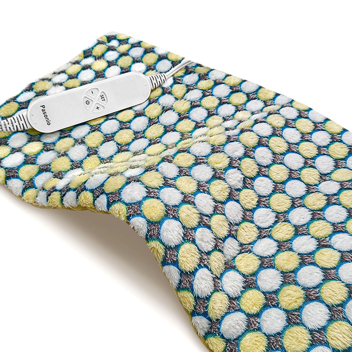 Pasonio full weighted heating pad on back, hug-like warmth for relaxation.
