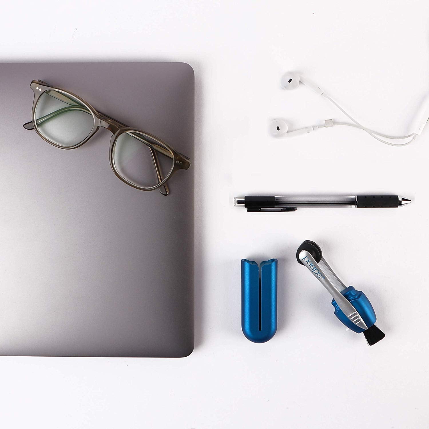 Leaves lenses free of smudges for crisper, more comfortable vision.