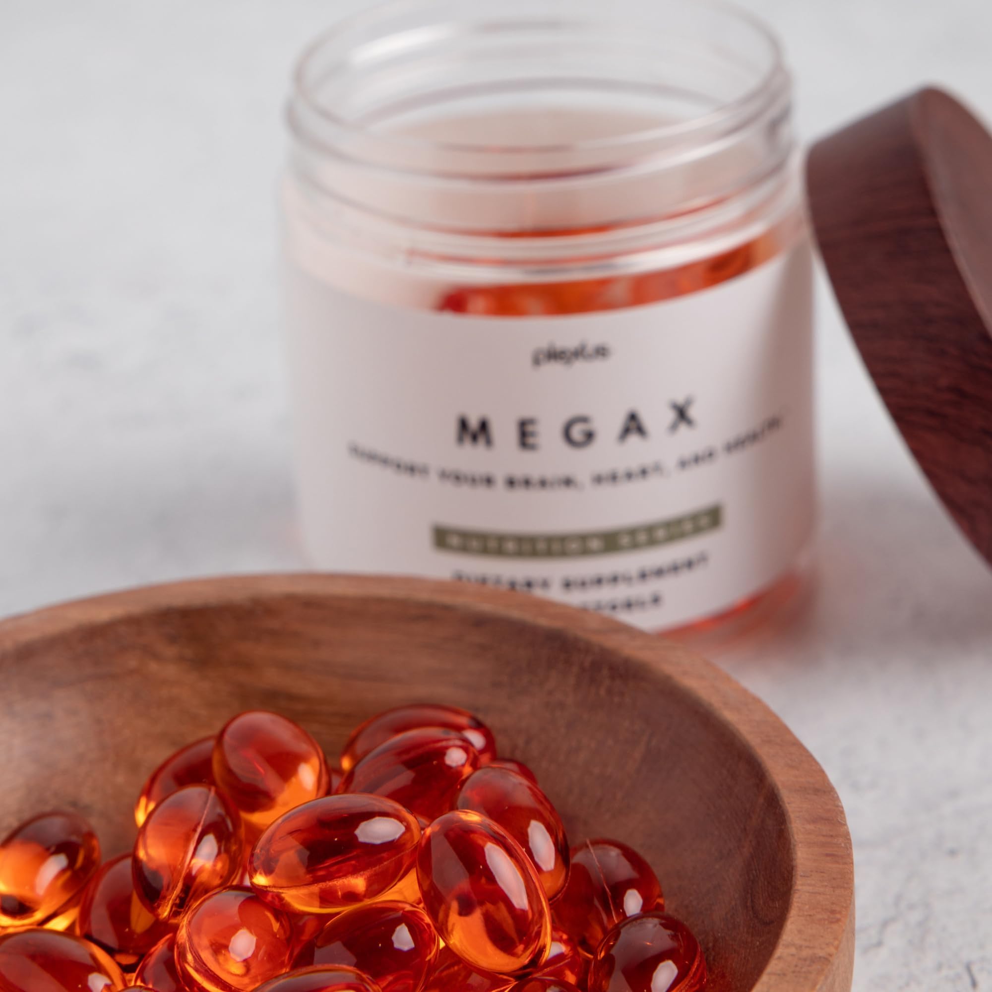 Plexus MegaX featuring Ahiflower oil as a plant-based omega-3 source.
