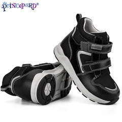Princepard leather and mesh material offers durability and breathability.