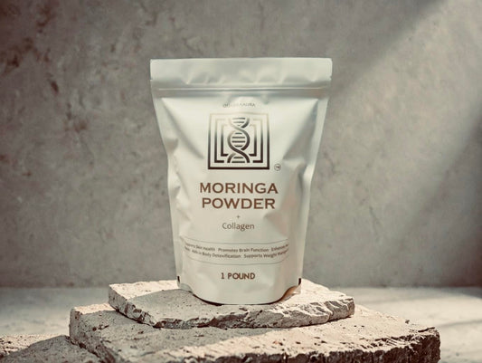 QuadraAura Moringa + Collagen Powder pour reveals earthy, unsweetened mix ready to blend