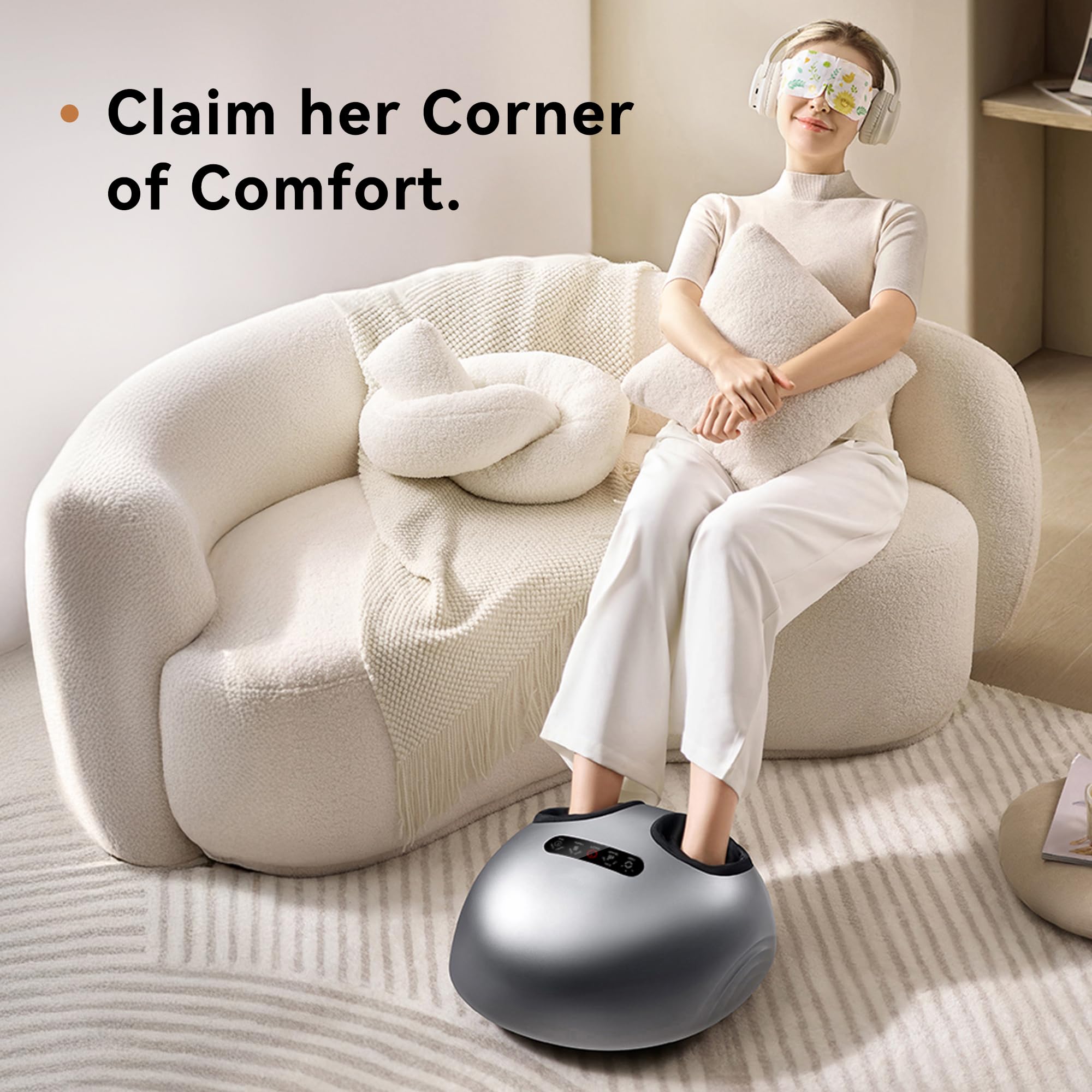 QXC foot massager fits up to US men’s size 12.