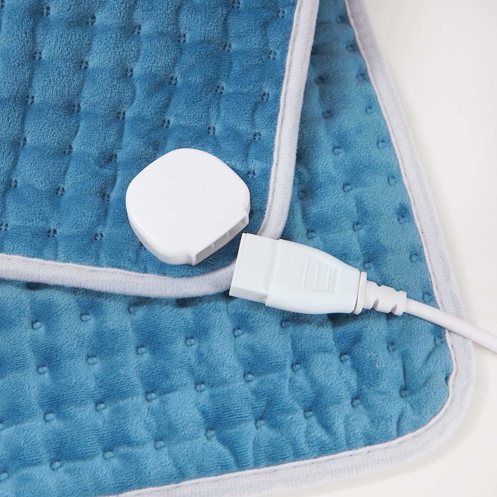 RAINOVA heating pad throw gift-ready packaging
