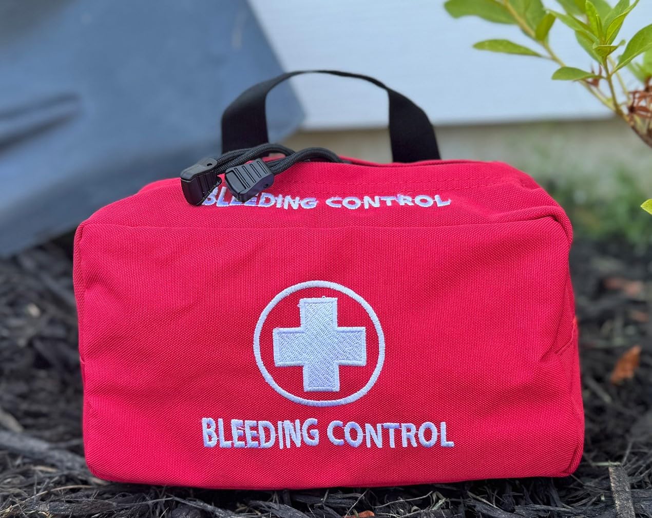 Rescue Essentials Stop the Bleed Dual Kit compact design suitable for public spaces