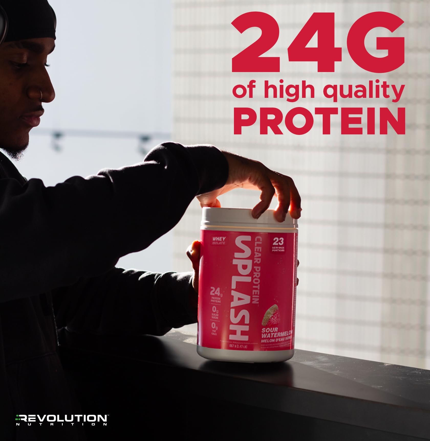 Splash Clear Protein scoop and powder blend smoothly into liquid for quick mixability.