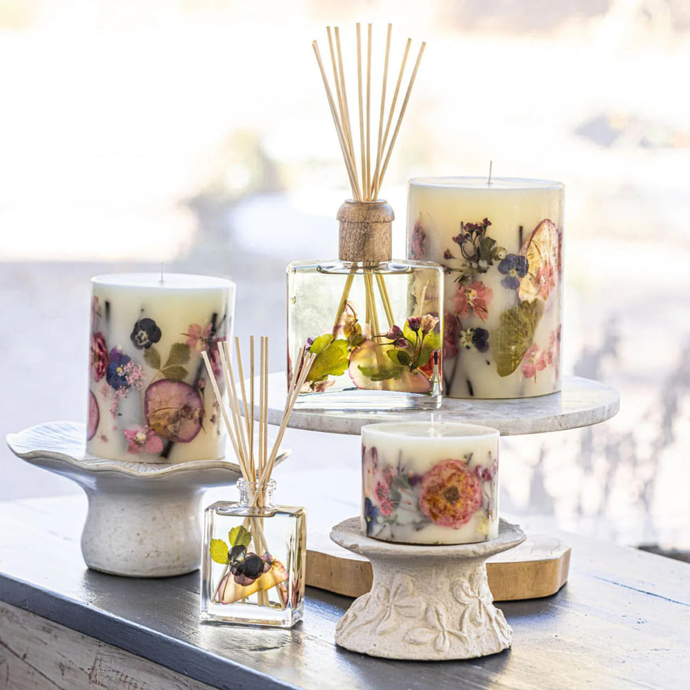 Rosy Rings Blushing Rosewood candle petite design fits cozy nooks and daily rituals.