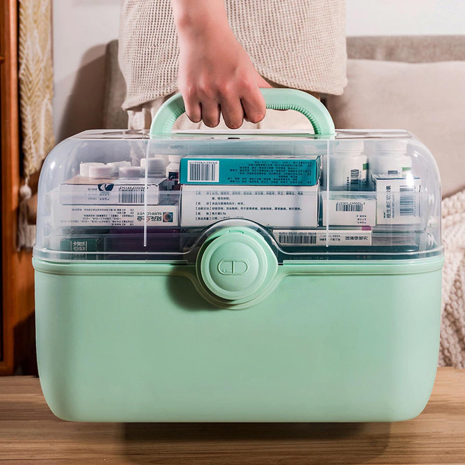 Saim large-capacity organizer fits multiple first-aid items and more.