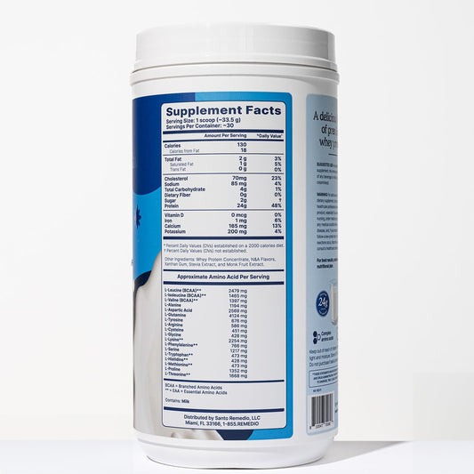 Santo Remedio Vanilla Whey Protein scoop enables quick protein boosts during the day.