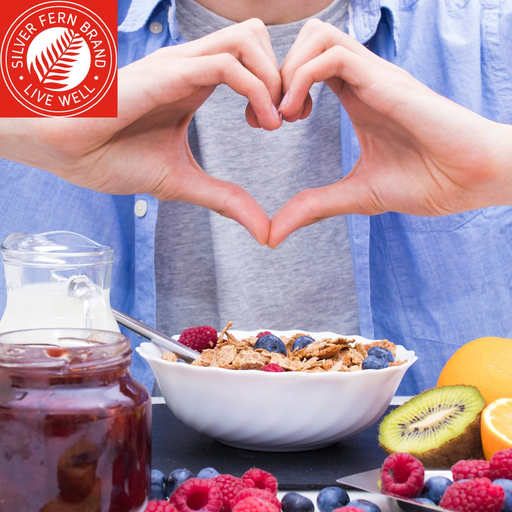 Serving scoop beside bottle shows 6 grams per serving