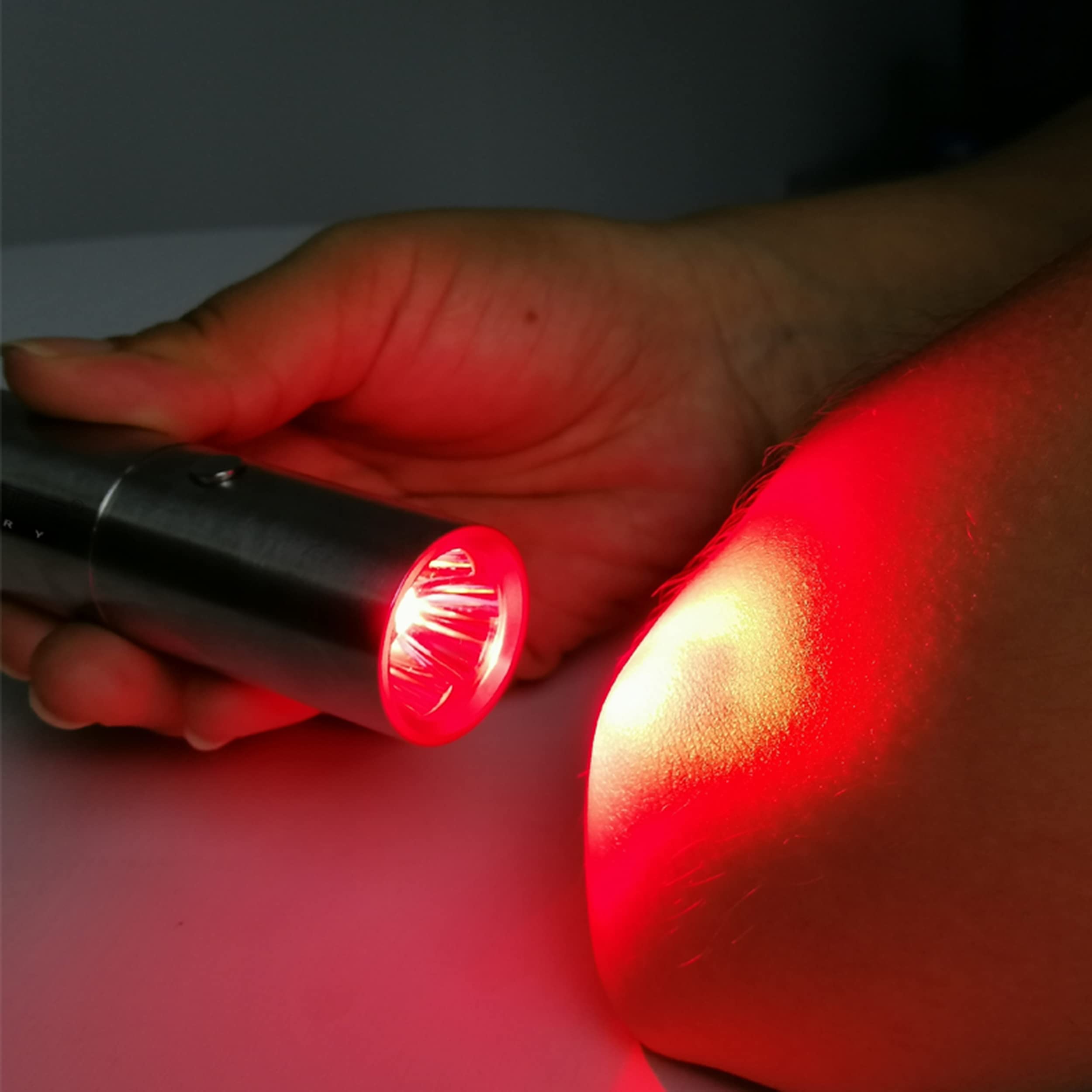 SHINE high-power 660nm LED therapy array delivers targeted warmth