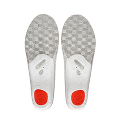 Merino layer absorbs odors, helping feet stay fresh after long sessions.