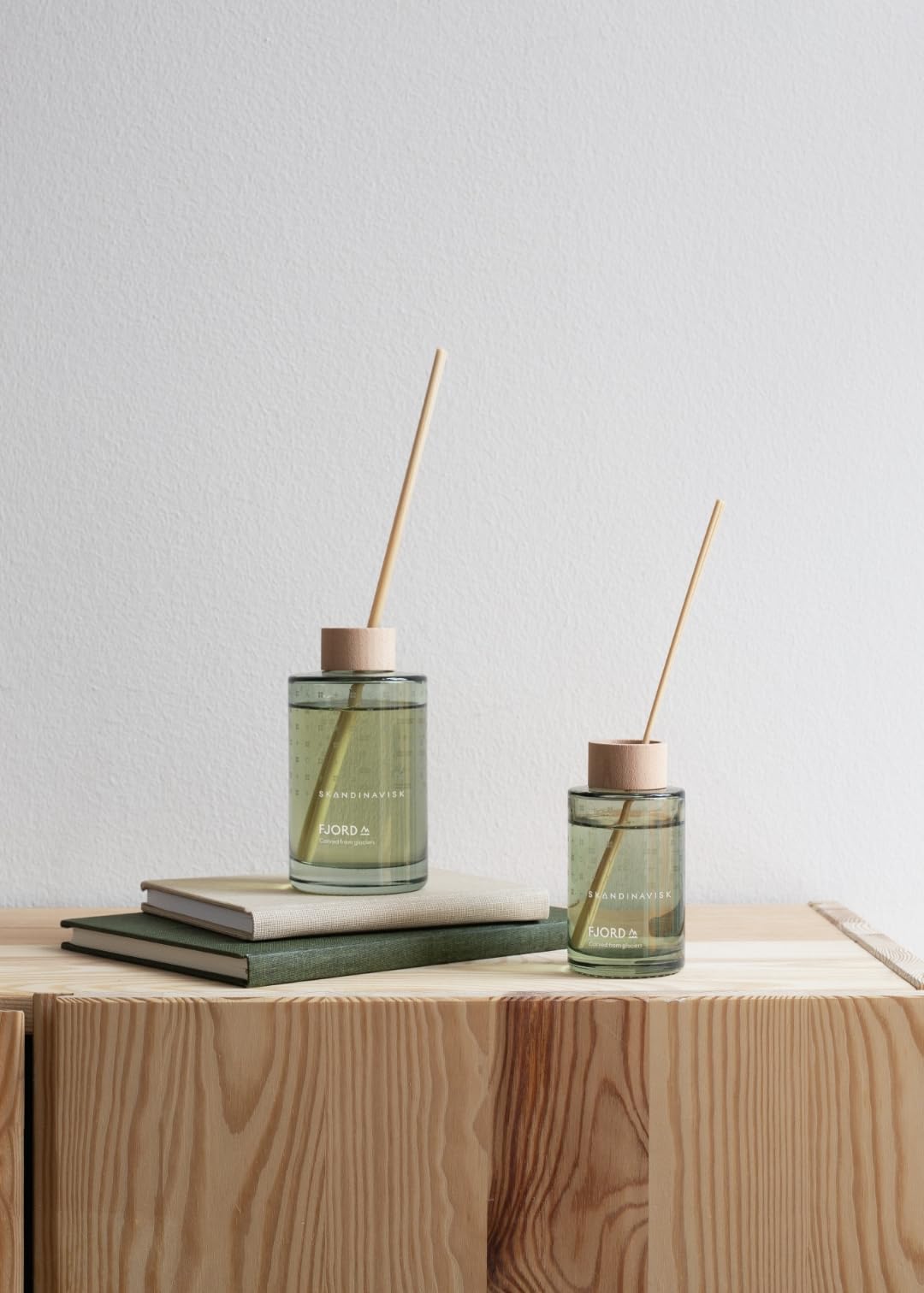 Apple and pear blossom notes evoke a fresh orchard mood.